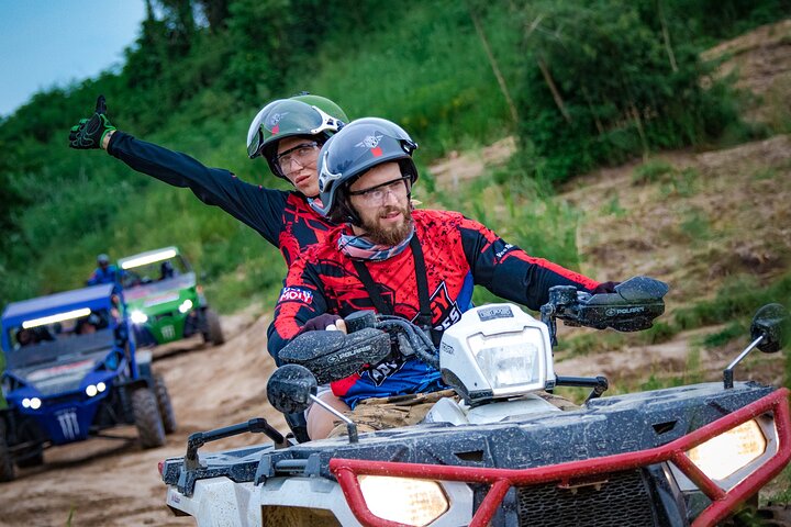 Tour para principiantes Pattaya 28km ATV o Buggy Adventure