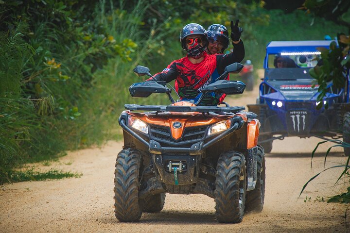 Tour para principiantes Pattaya 28km ATV o Buggy Adventure