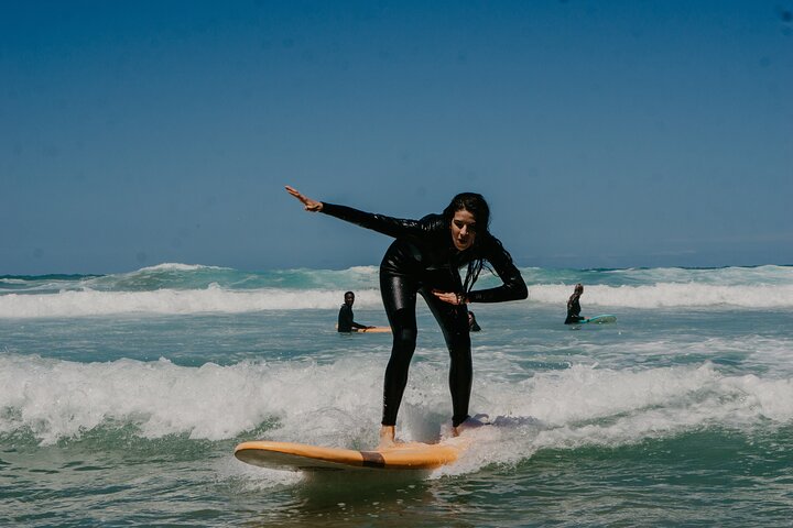Clases de surf de 1 hora y 15 minutos en Victoria Bay y Wilderness