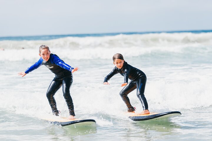 Clases de surf de 1 hora y 15 minutos en Victoria Bay y Wilderness