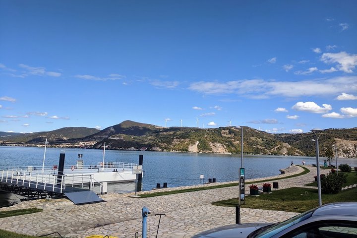 Langs Donau: Golubac Fortress & Iron Gate Gorge dagstur fra Beograd