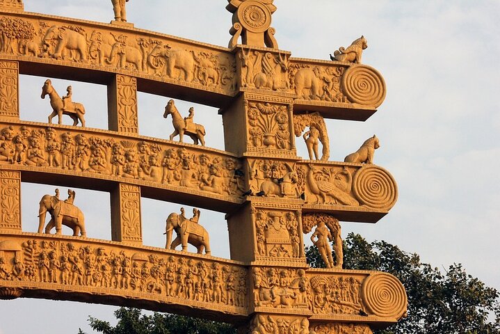 Excursión a Sanchi Stupa y al templo de Udayeshwara de Bhopal con almuerzo