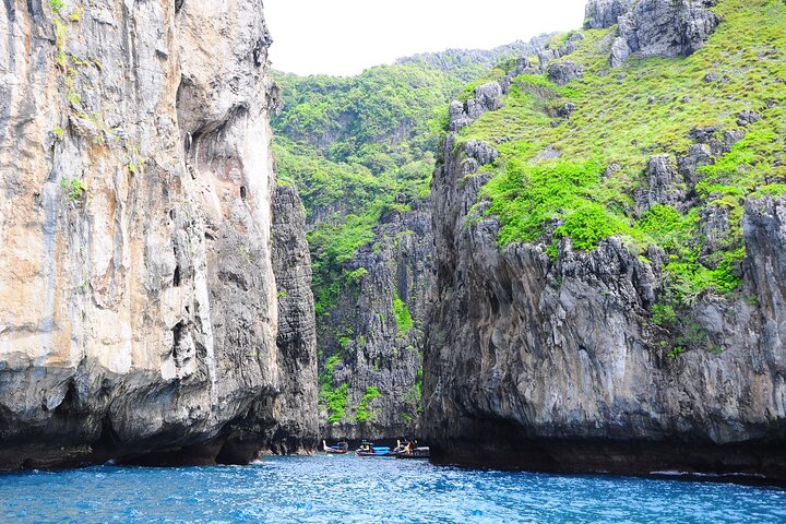 Excursion d'une journée aux îles Phi Phi avec déjeuner au départ de Krabi