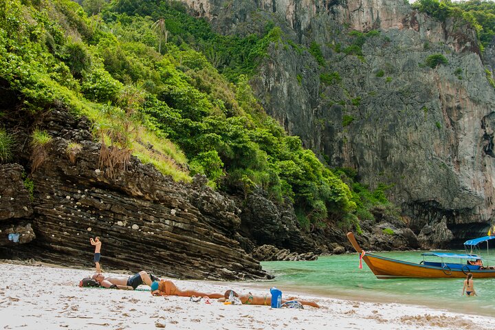 Excursion d'une journée aux îles Phi Phi avec déjeuner au départ de Krabi