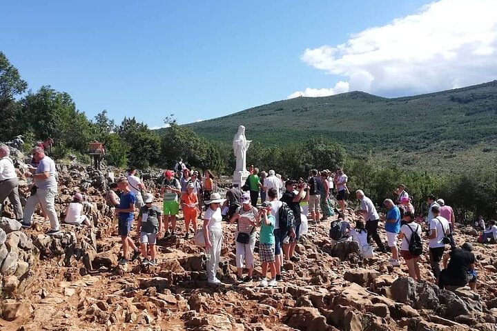 Desde Split/Trogir: tour por Mostar y Medjugorje con cata de vinos