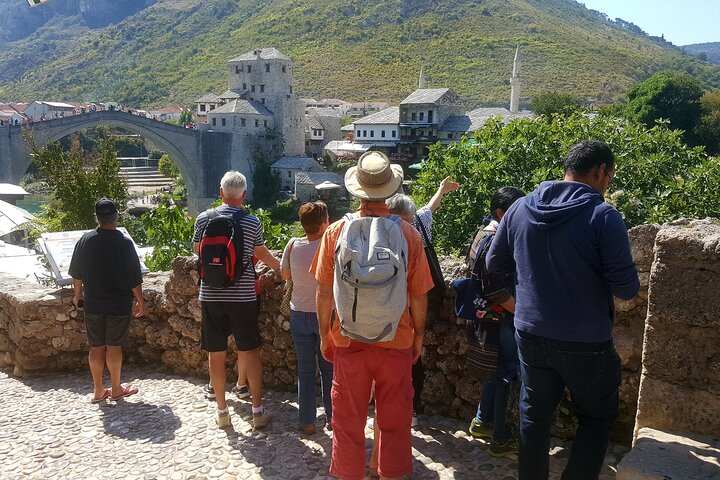 Desde Split/Trogir: tour por Mostar y Medjugorje con cata de vinos