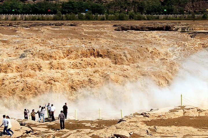 Excursão privada de um dia pelo Rio Amarelo à Cachoeira Hukou