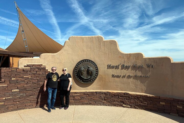 Passeio de Dia em Grupo Pequeno pelo West Skywalk do Grand Canyon a partir de Laughlin, NV