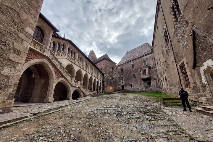 Exclusieve tour: Corvin Castle, Alba Iulia en traditionele dorpen uit Sibiu