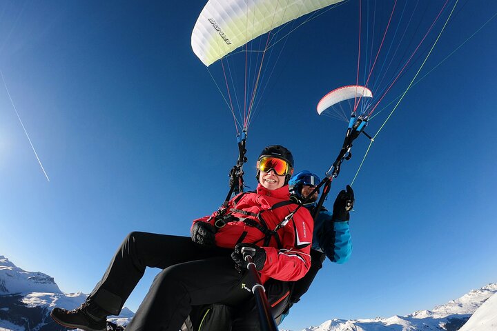 DAVOS: Gleitschirmflug für 2 - Zusammen in der Luft (Video&Photos inklusive)