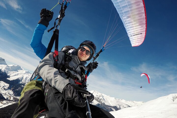 DAVOS: Gleitschirmflug für 2 - Zusammen in der Luft (Video&Photos inklusive)