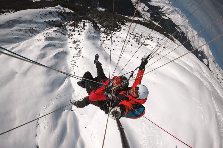 DAVOS: Vôo duplo de parapente nos Alpes suíços (vídeo e fotos incluídos)