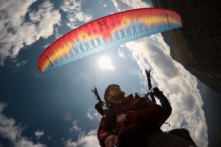 DAVOS: Vôo duplo de parapente nos Alpes suíços (vídeo e fotos incluídos)