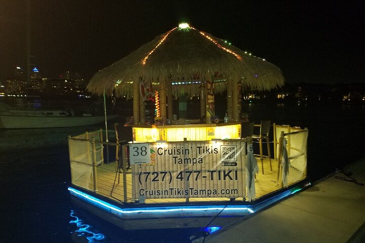 Tiki Boat - Downtown Tampa - Den enda autentiska flytande Tiki Bar