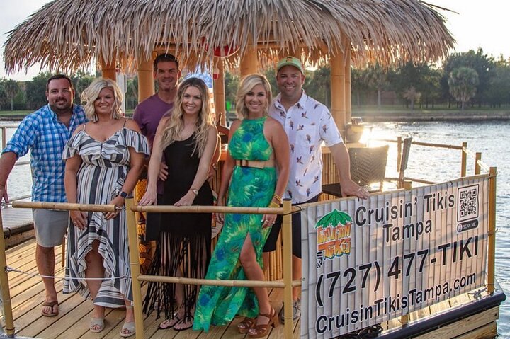 Tiki Boat - Downtown Tampa - Den enda autentiska flytande Tiki Bar