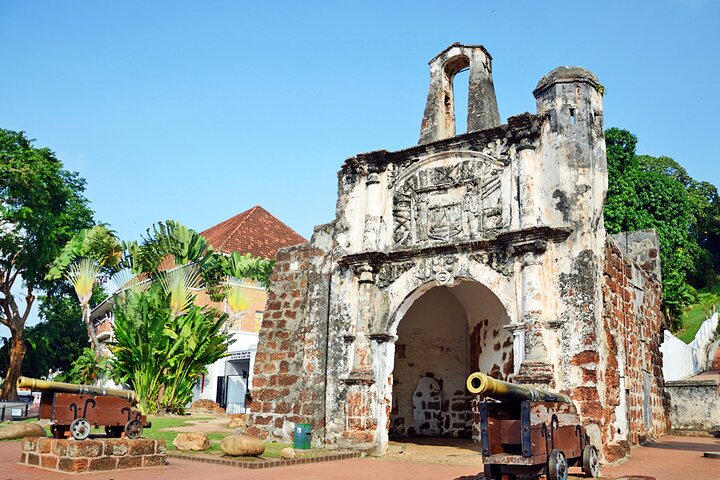 Recorrido histórico y patrimonial por Malaca con guía turístico profesional