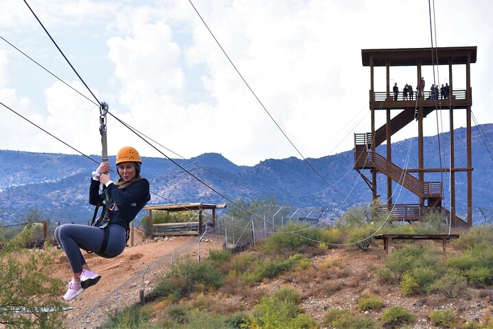Passeio de tirolesa no Out of Africa Wildlife Park em Sedona, Camp Verde