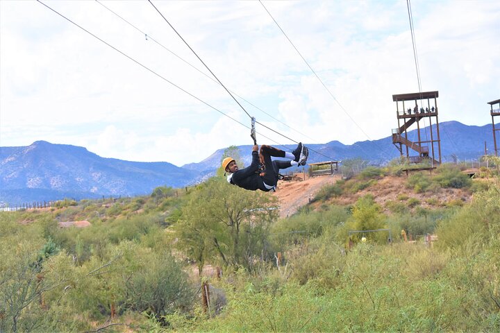 Passeio de tirolesa no Out of Africa Wildlife Park em Sedona, Camp Verde