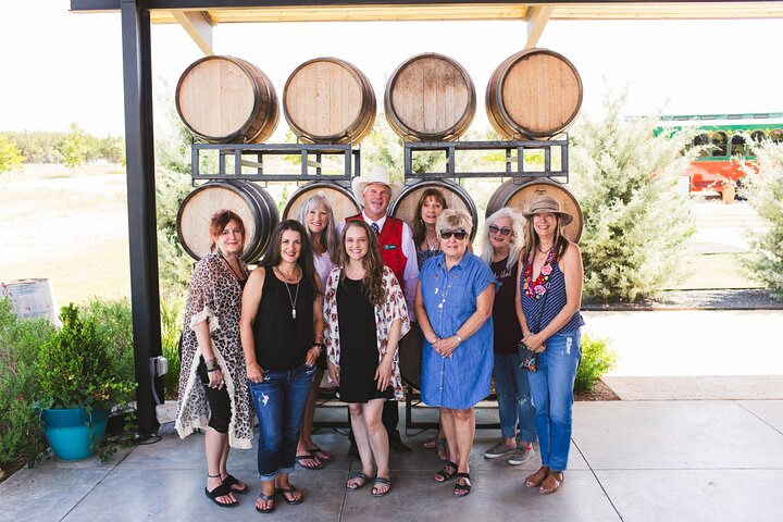 Carrello del vino di Fredericksburg - Aria condizionata e riscaldata!