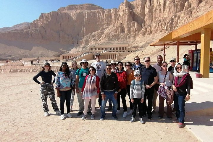 4 Tage Nilkreuzfahrt Assuan nach Luxor & Abu Simbel. Heißluftballon