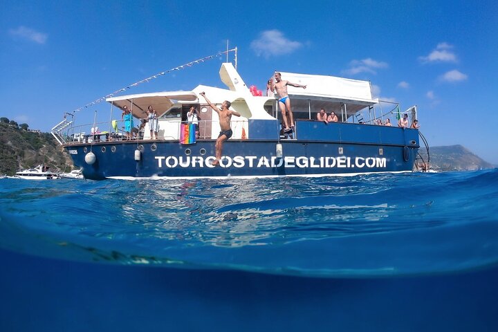 Passeio pela Costa degli Dei de barco, 3 horas com aperitivo incluído