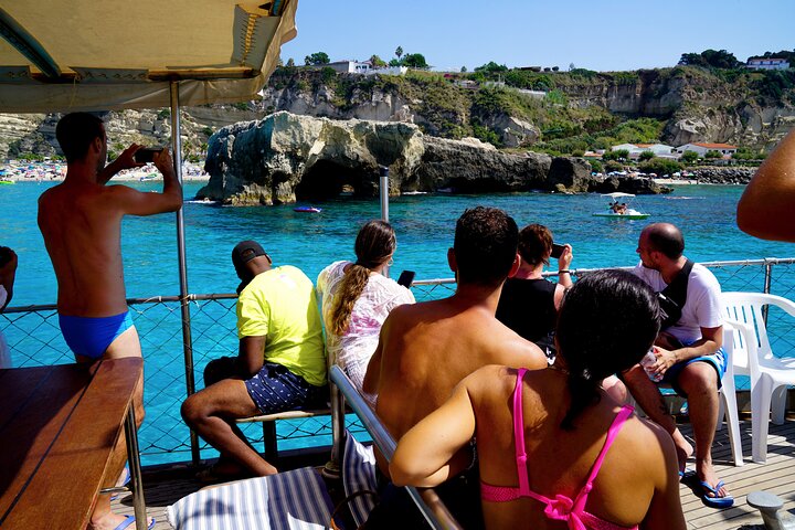 Passeio pela Costa degli Dei de barco, 3 horas com aperitivo incluído