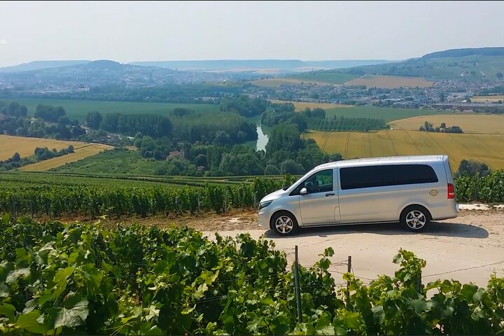 Excursão de um dia de Champagne Veuve Clicquot Local Domain & Lunch