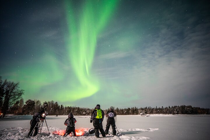 Excursión para grupos pequeños para fotografiar la aurora boreal en Rovaniemi
