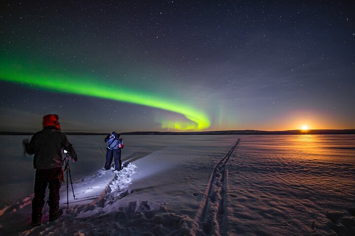 Excursión para grupos pequeños para fotografiar la aurora boreal en Rovaniemi