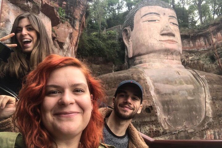 All-inclusive privétrip naar Chengdu Giant Panda Base en Leshan Giant Buddha