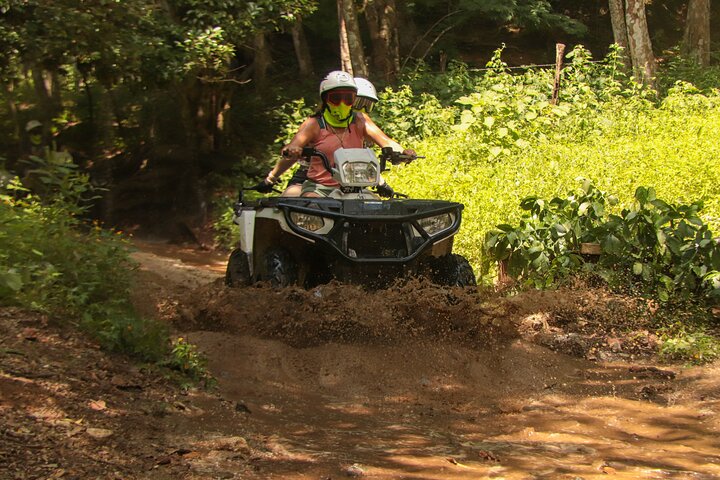 Restauranter i nærheten av El Mirador Jungle ATV Tour