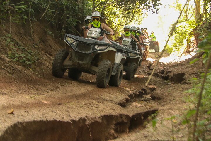 Restauranter i nærheten av El Mirador Jungle ATV Tour