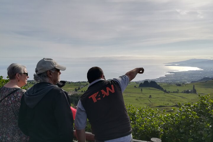 8-uur durende privétour in 4x4 voertuig vanuit Ponta Delgada