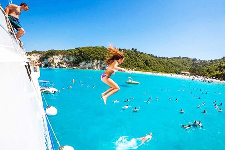 Paxos Antipaxos Blue Caves Cruise fra Korfu