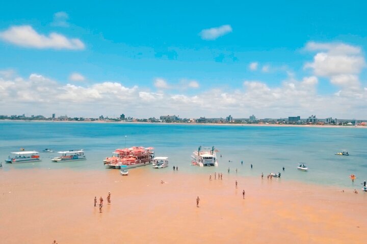 Gita in catamarano all'Isola Areia Vermelha con trasferimento