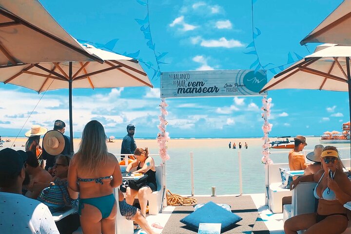 Gita in catamarano all'Isola Areia Vermelha con trasferimento