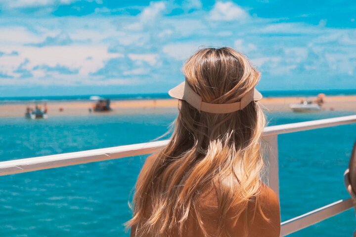 Gita in catamarano all'Isola Areia Vermelha con trasferimento