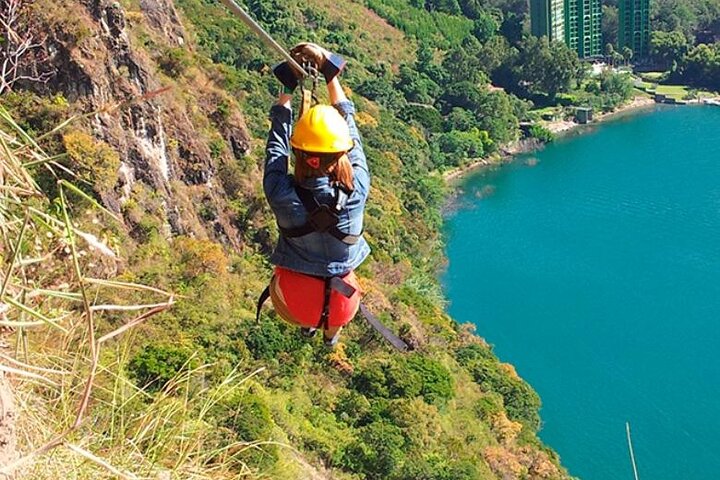 Stand Up Paddle Board of Kayak and Extreme Zipline Adventure van Panajachel