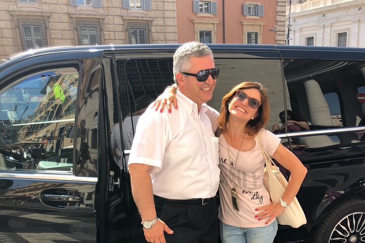Fiumicino Lufthavn private overførsler med luksus Mercedes varevogn