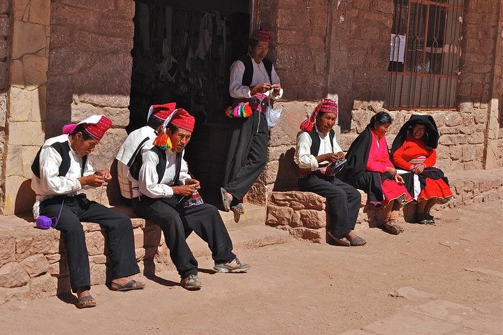 Uros Schilf schwimmende Inseln & Taquile Insel Titicaca Puno Ganztags