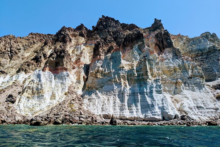 Santorini Classic Catamaran Cruise with BBQ, Drinks and Transfers