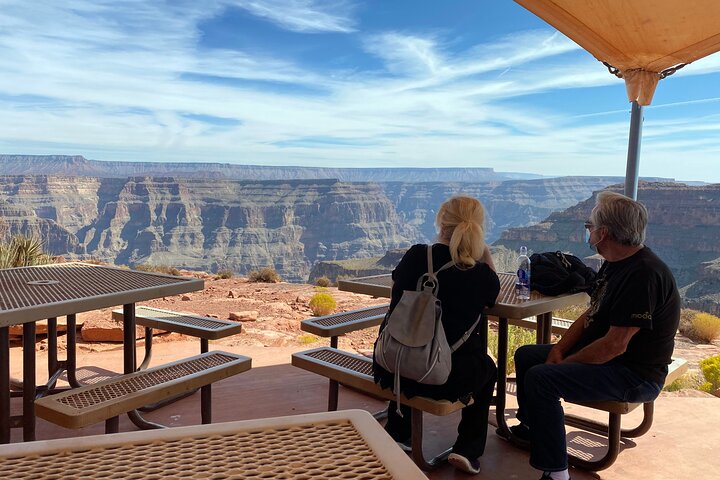 Passeio de Dia em Grupo Pequeno pelo West Skywalk do Grand Canyon a partir de Laughlin, NV
