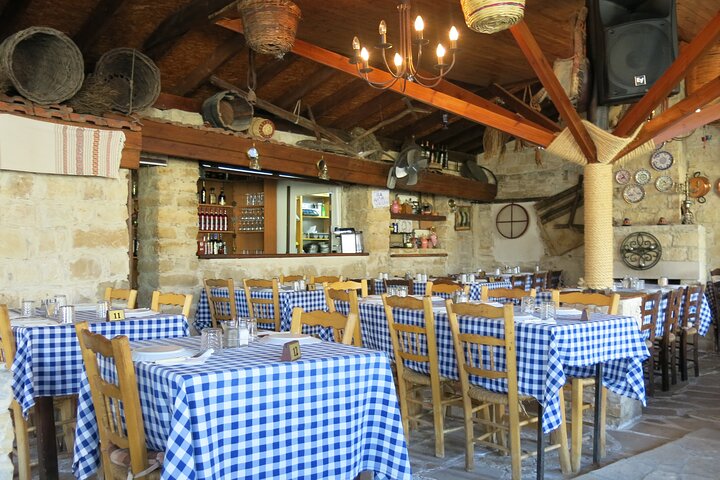 Troodos Mountains Vino Venture: Tour del vino di un'intera giornata