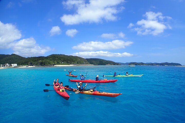 Tour di 1 giorno in kayak nelle Isole Kerama e Zamami Island