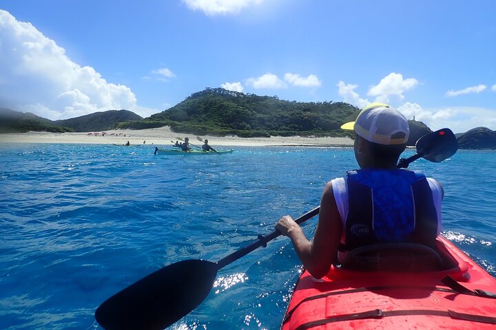Tour di 1 giorno in kayak nelle Isole Kerama e Zamami Island