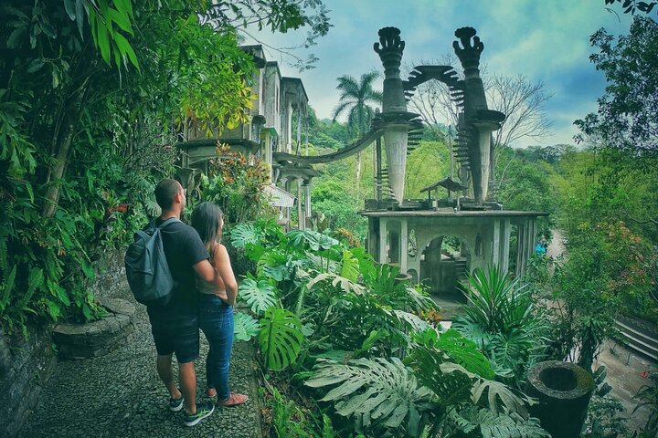Visite du Jardin surréaliste de Xilitla et des abysses de Huahuas
