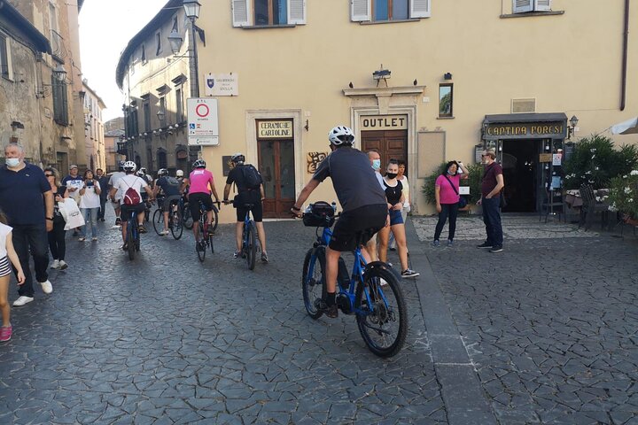 E-Bike-Tour in Orvieto in kleinen Gruppen: Geschichte, Kultur zum Mittag- oder Abendessen
