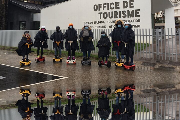 Giro insolito ed ecologico su un Segway e una bici elettrica a Bayonne