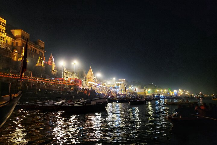 Tour de Ganga Aarti por la noche en Varanasi