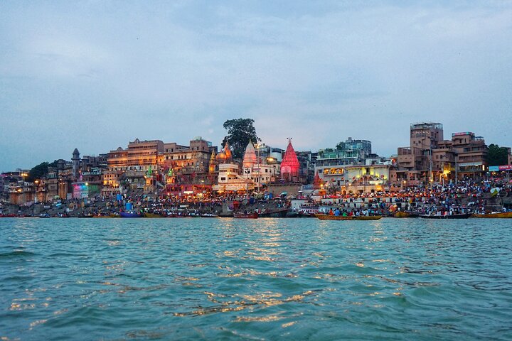 Tour de Ganga Aarti por la noche en Varanasi